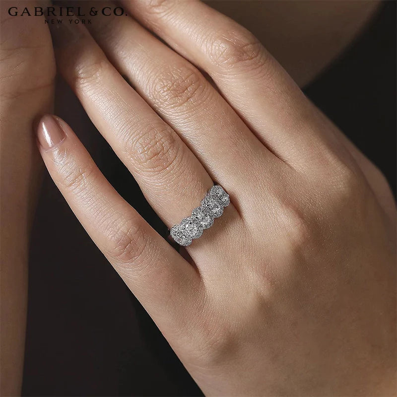0.95ctw Natural Oval Diamond Pavé Halo Ring 6.7mm