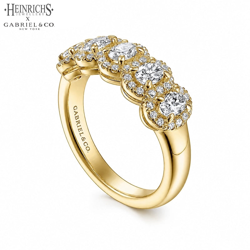 0.95ctw Lab Grown Oval Diamond Pavé Halo Ring 6.7mm