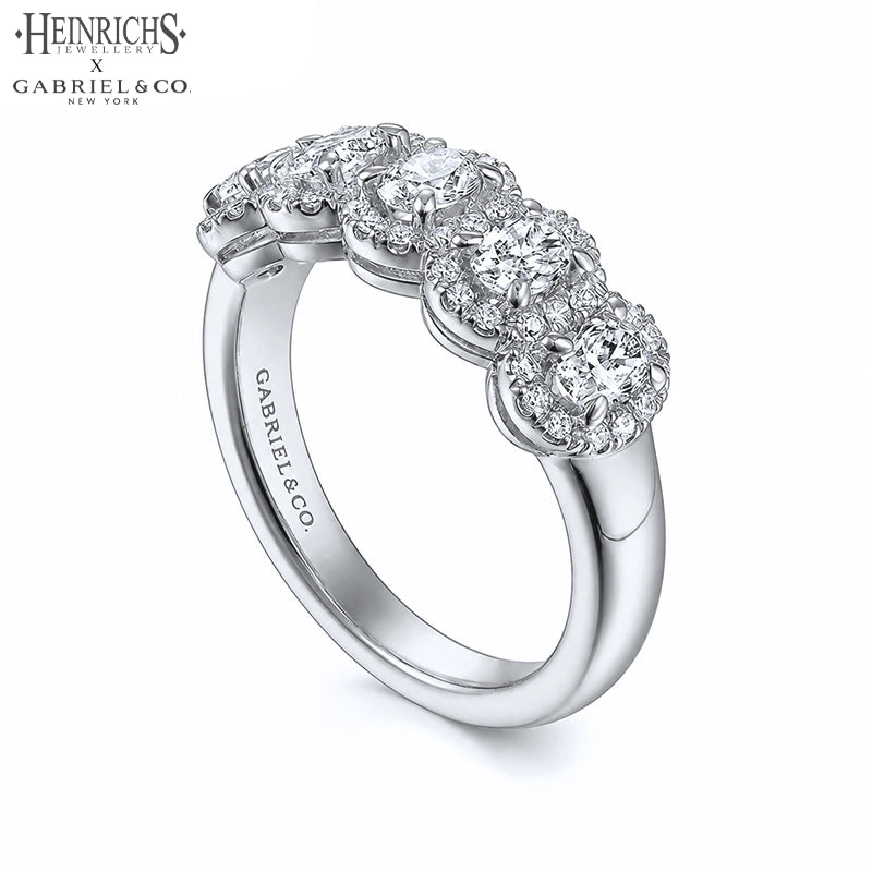 0.95ctw Lab Grown Oval Diamond Pavé Halo Ring 6.7mm
