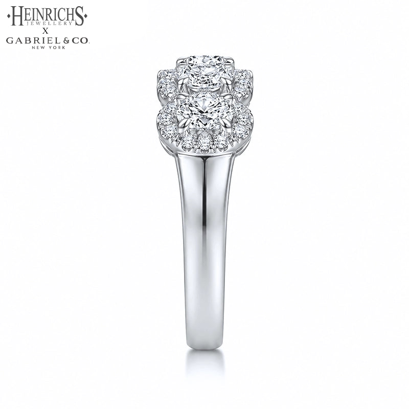 0.95ctw Lab Grown Oval Diamond Pavé Halo Ring 6.7mm