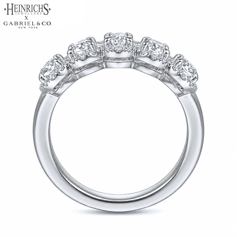 0.95ctw Lab Grown Oval Diamond Pavé Halo Ring 6.7mm