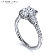 1.90ctw Round Cut Lab Grown Diamond Ring