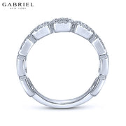 14kt Diamond Circle Ring